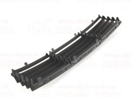 Решетка бампера нижняя центральная VW B5